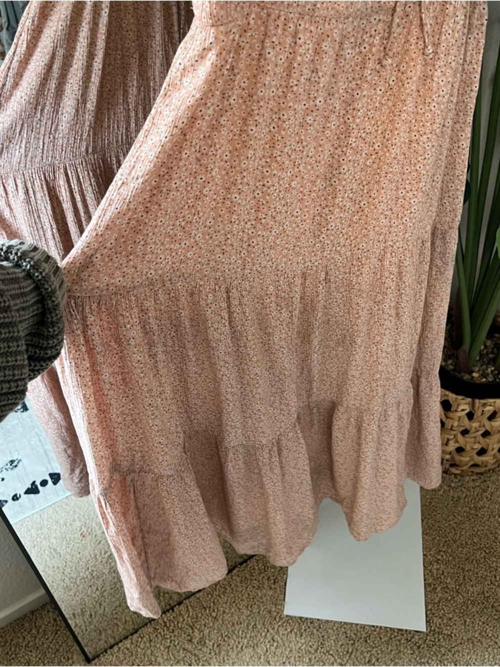 🤍 American Eagle Blush Boho Smocked Floral Tiered Maxi Dress | Sz M - Picture 4 of 10